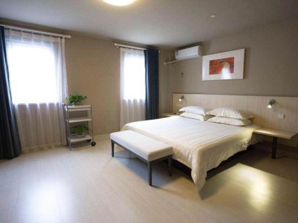 Hotel Jinjiang Lujiazui 2*