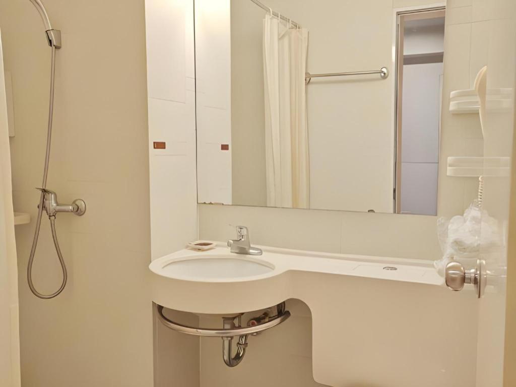 Hotel Jinjiang Lujiazui 2*